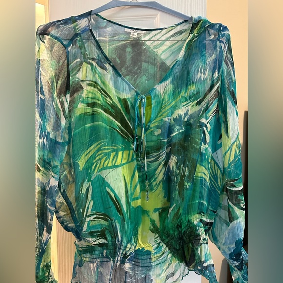 Cache Tops - Beautiful short